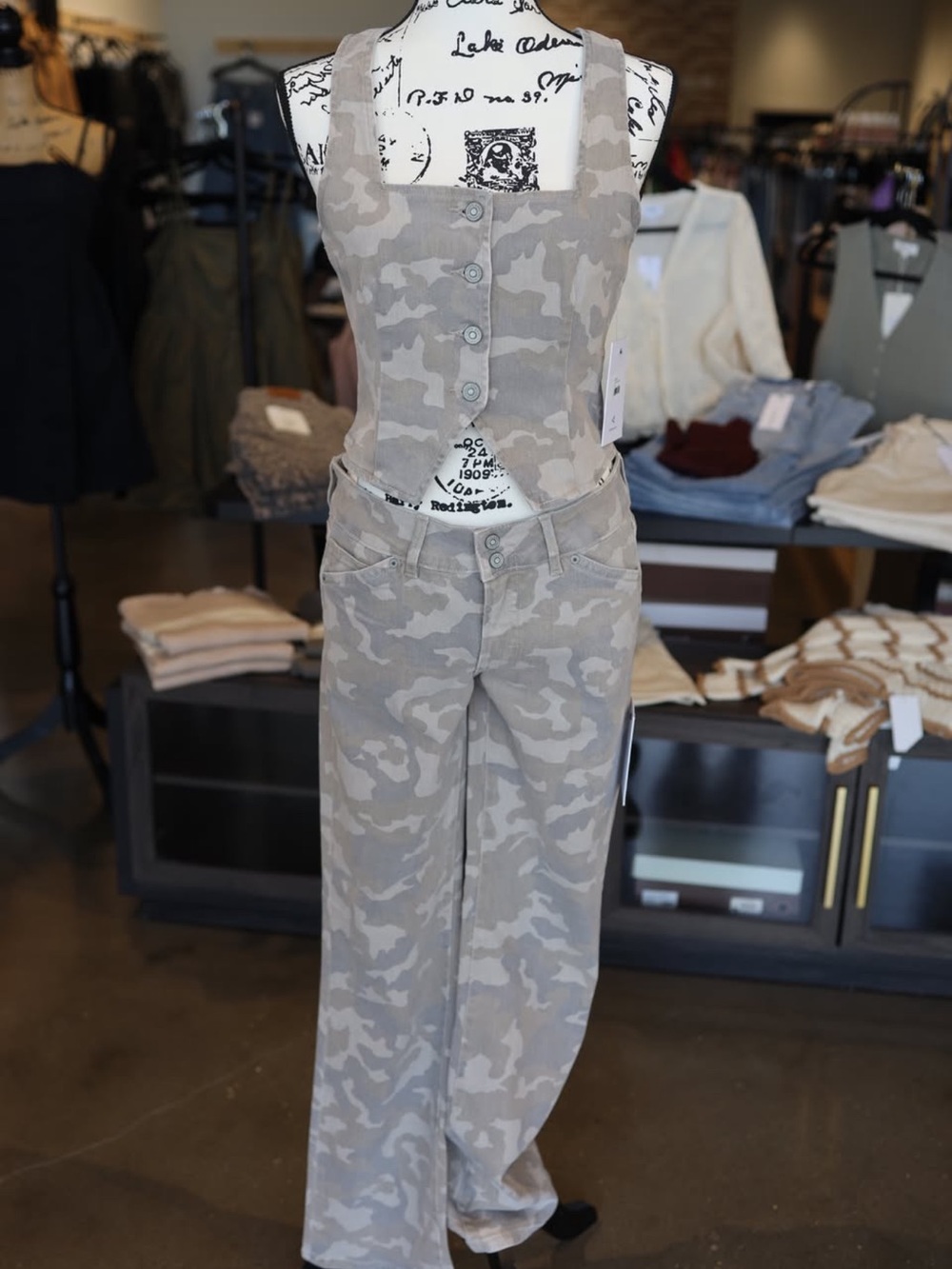 Women's Taupe Camo Button-Front Vest